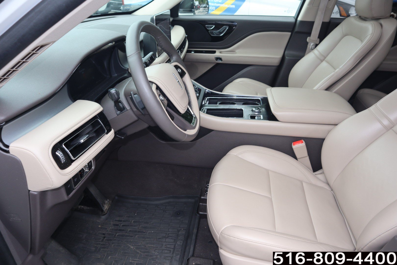 Used 2022 Lincoln Aviator AWD w/ Premium Package image 16