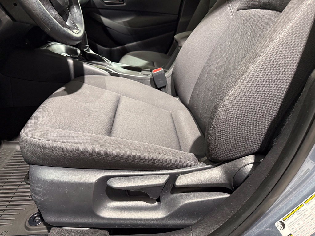 Certified 2025 Toyota Corolla LE FWD image 13
