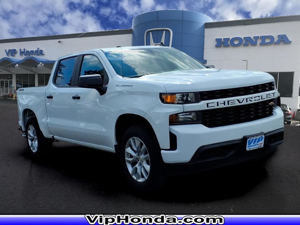Used 2020 Chevrolet Silverado 1500 Custom w/ Custom Value Package AWD/4WD image 1