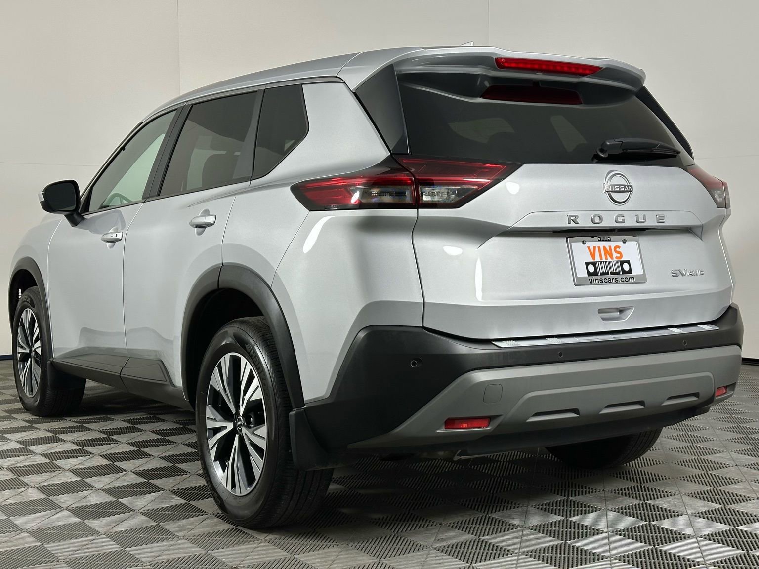 Used 2023 Nissan Rogue SV image 31