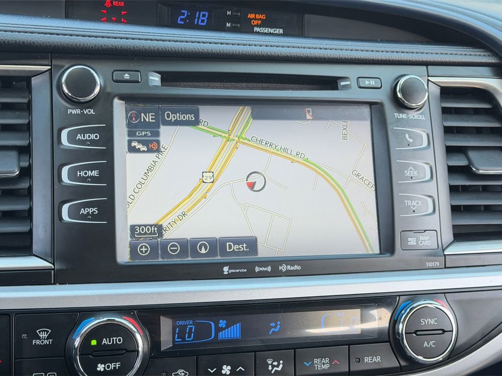 Used 2017 Toyota Highlander XLE w/ Carpet Mat Package image 20