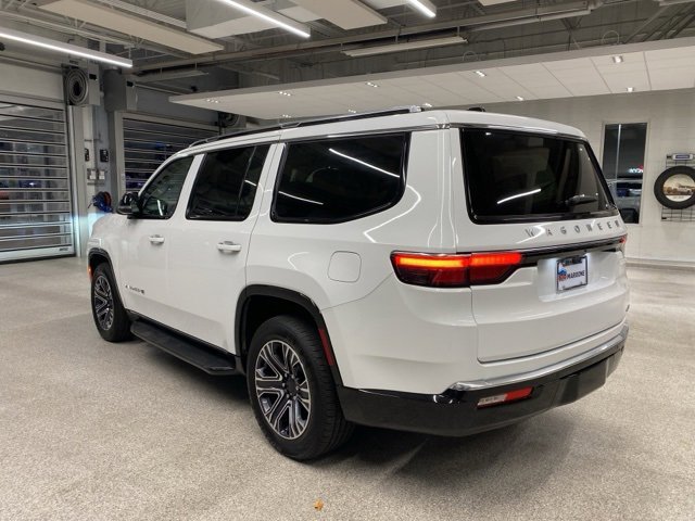 Used 2024 Jeep Wagoneer Series II image 11