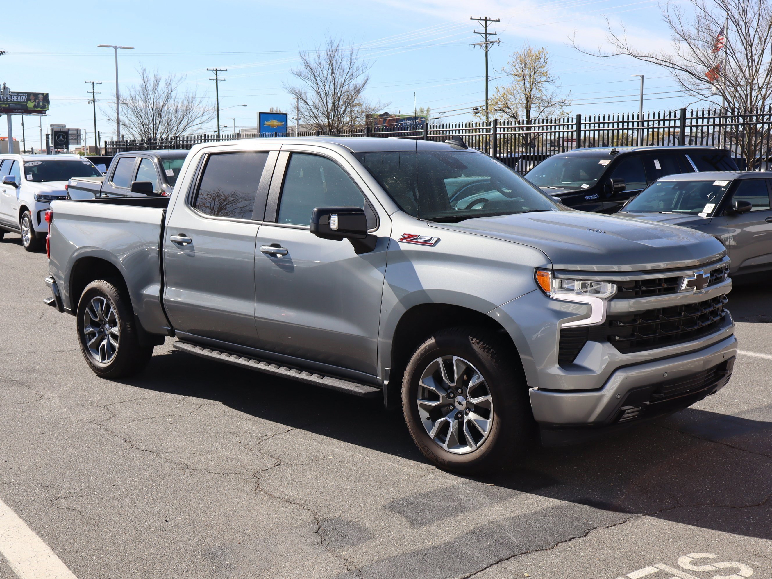 Used 2024 Chevrolet Silverado 1500 RST image 2