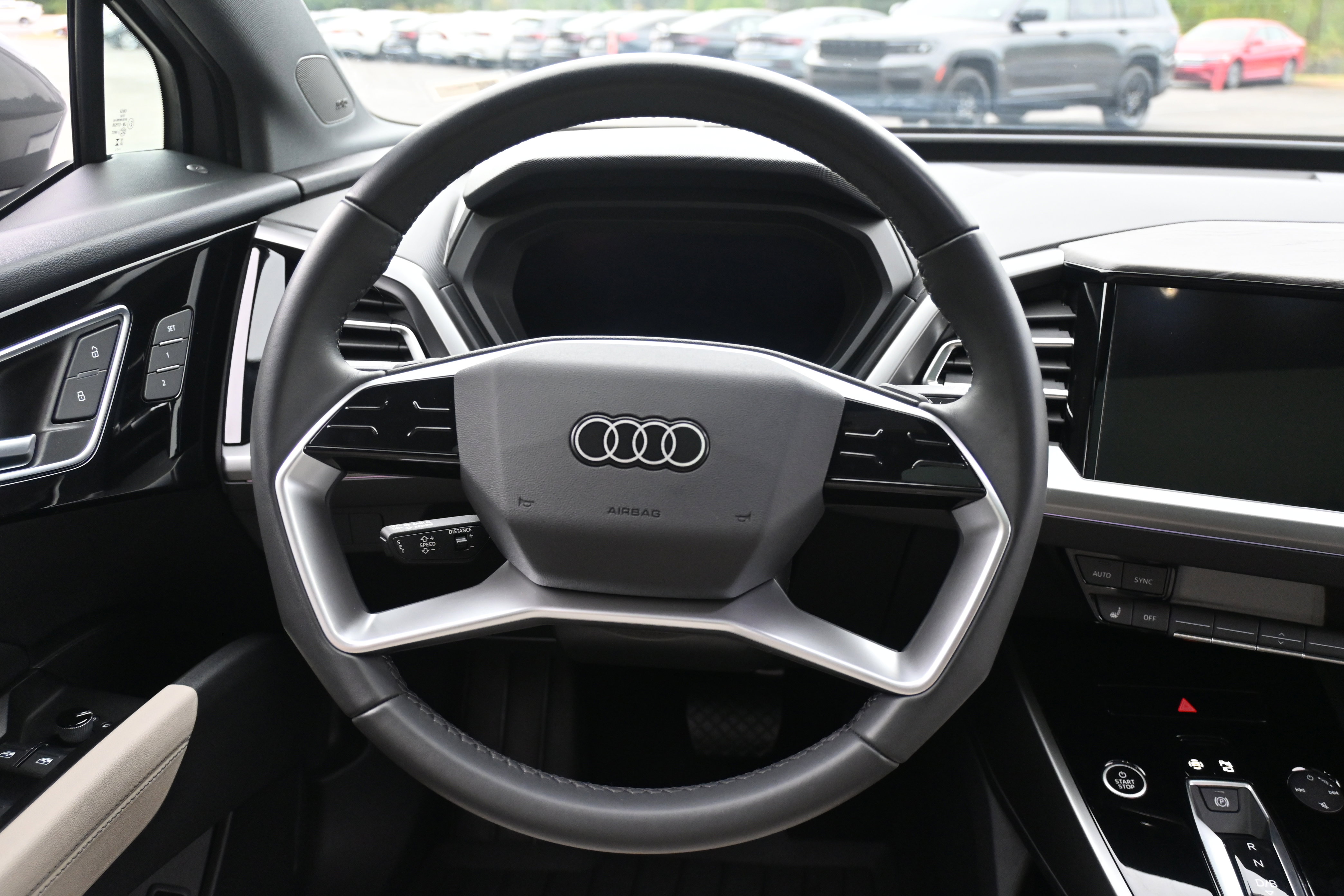 Used 2025 Audi Q4 e-tron Premium Plus image 25