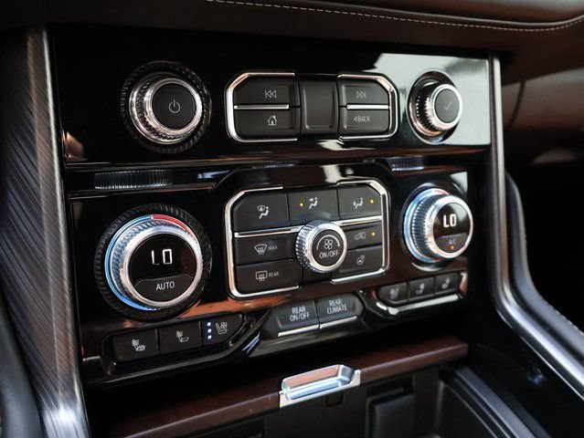 Used 2024 GMC Yukon Denali Ultimate AWD/4WD image 35