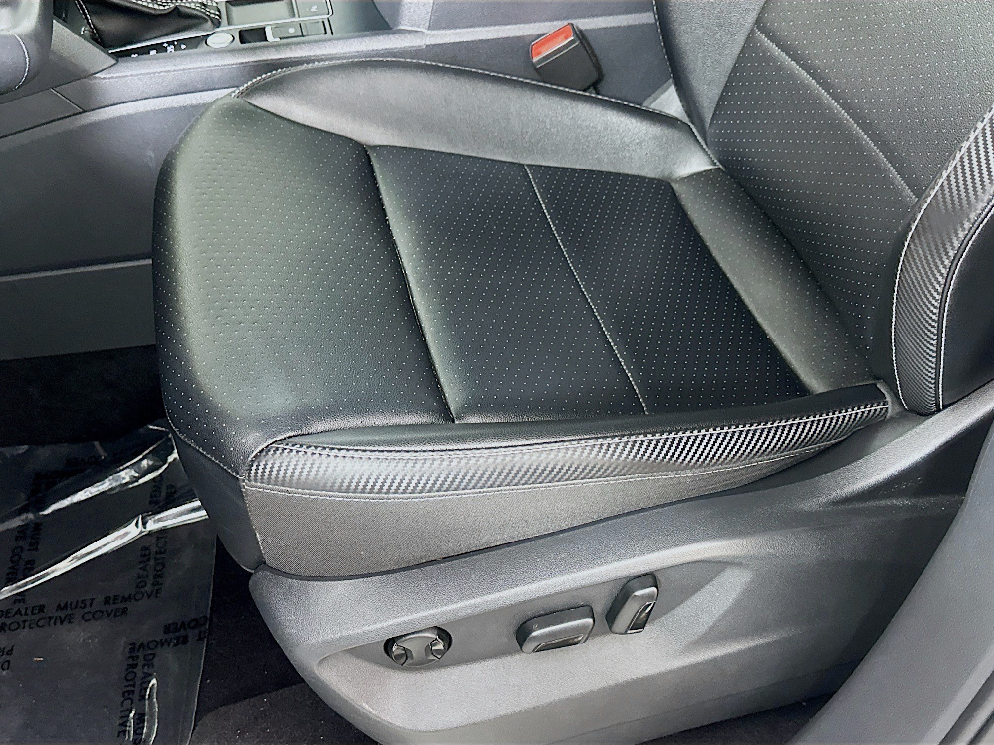 Used 2021 Volkswagen Atlas Cross Sport SE w/ Panoramic Sunroof Package FWD image 15