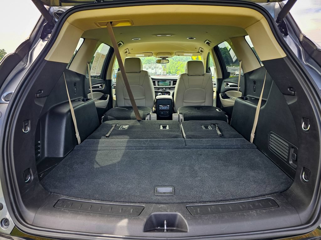 Used 2019 Buick Enclave Essence w/ LPO, Cargo Package AWD/4WD image 32