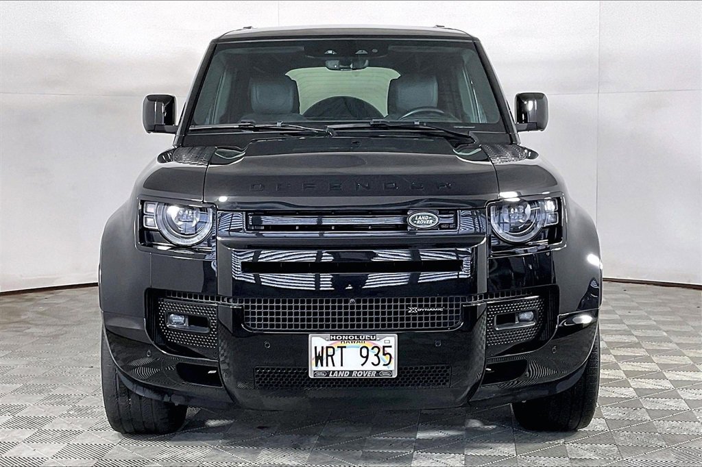 Used 2023 Land Rover Defender 110 X-Dynamic SE image 2