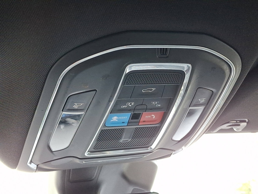 Used 2024 Jeep Wagoneer L Series II w/ Flexible Seating Group image 27