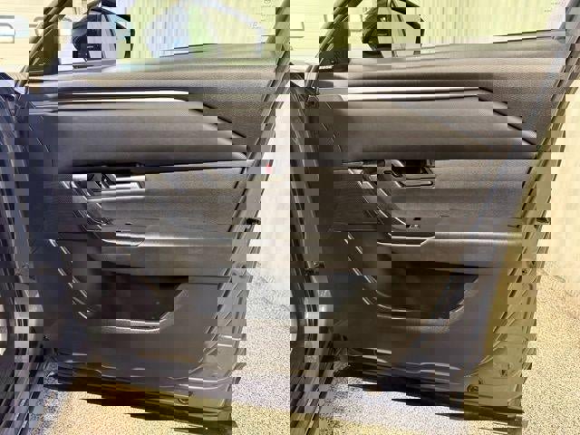 Used 2025 MAZDA CX-50 AWD 2.5 S w/ Premium Package image 23