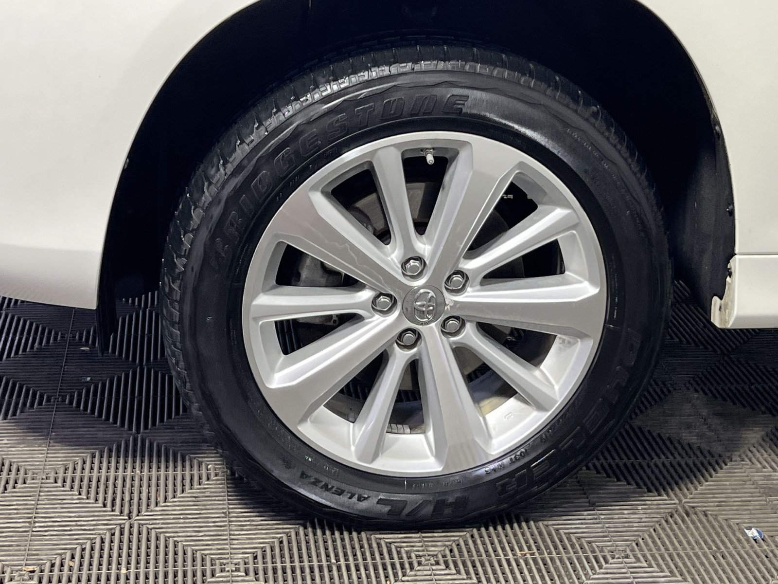 Used 2012 Toyota Highlander Limited AWD/4WD image 12