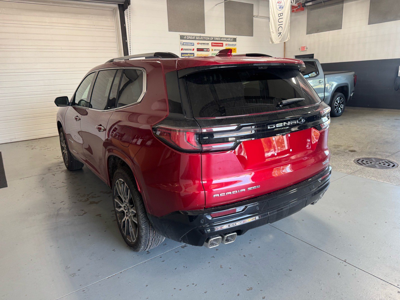New 2027 GMC Acadia Denali Ultimate w/ LPO, Floor Liner Package AWD/4WD image 7