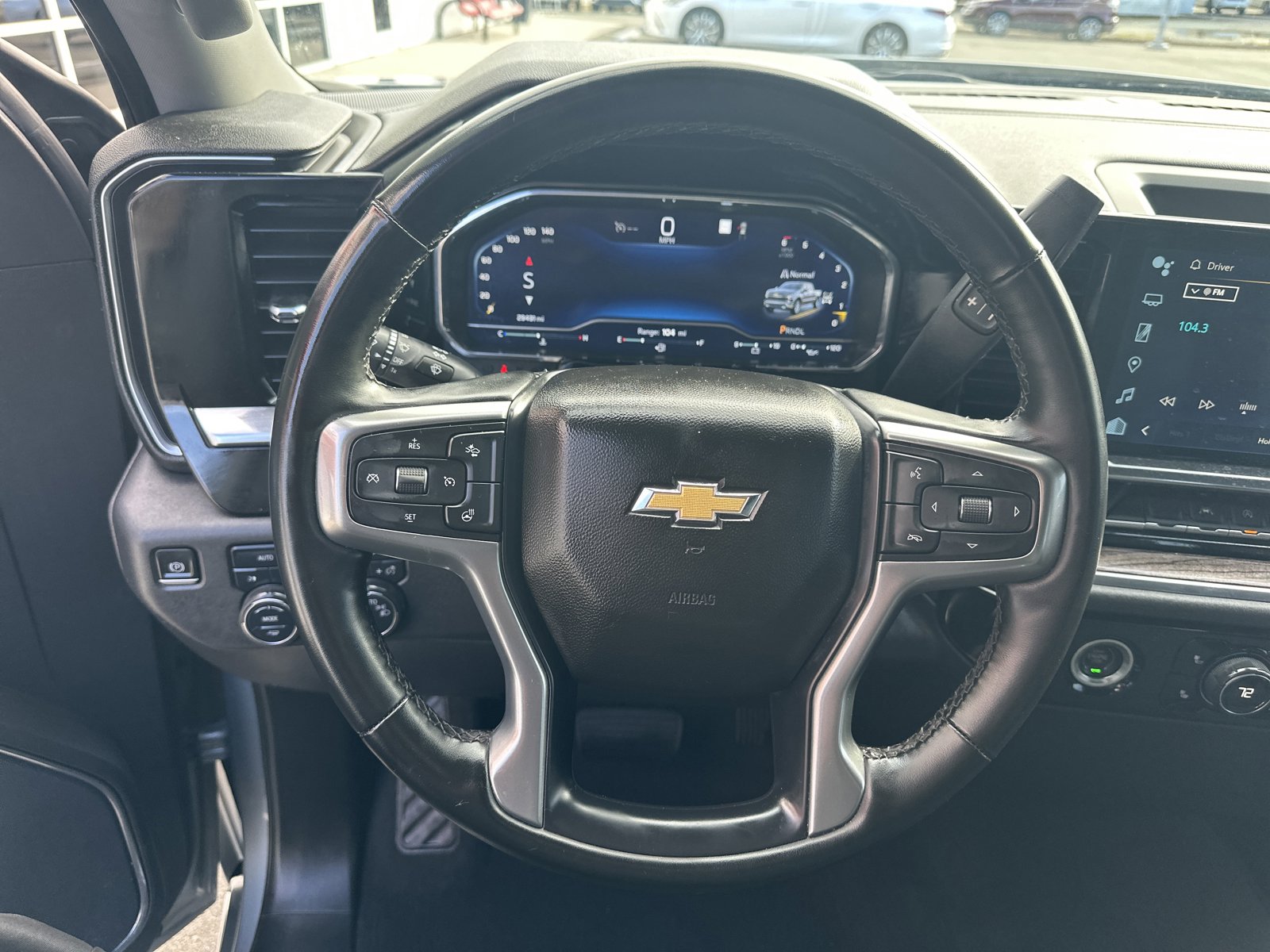 Used 2023 Chevrolet Silverado 1500 LT image 12