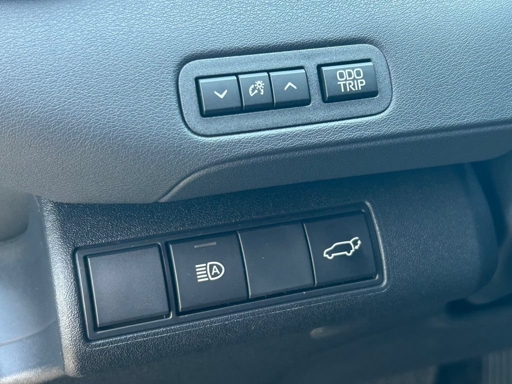 New 2026 Toyota C-HR AWD/4WD image 25