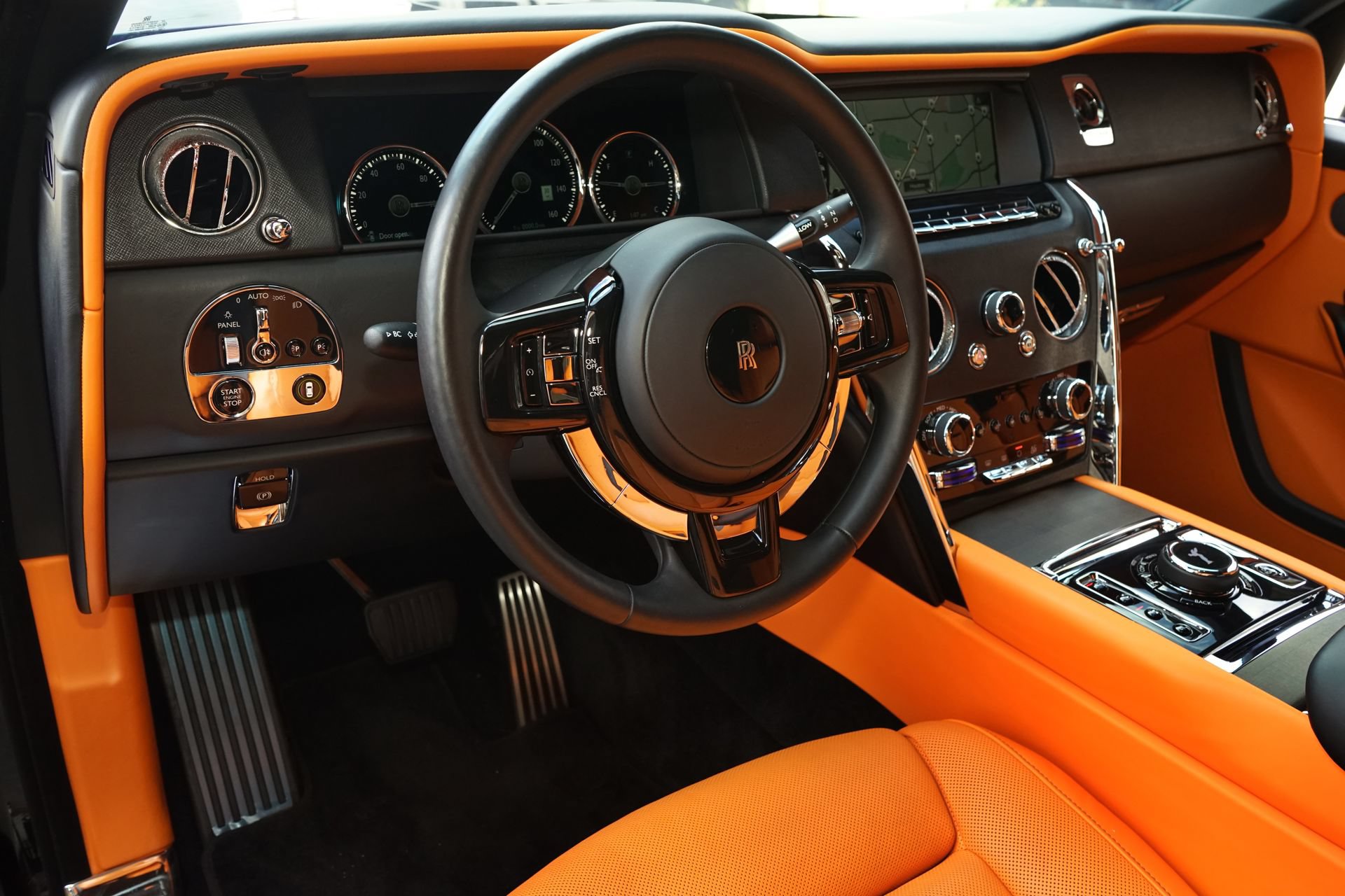 Used 2024 Rolls-Royce Cullinan AWD/4WD image 9