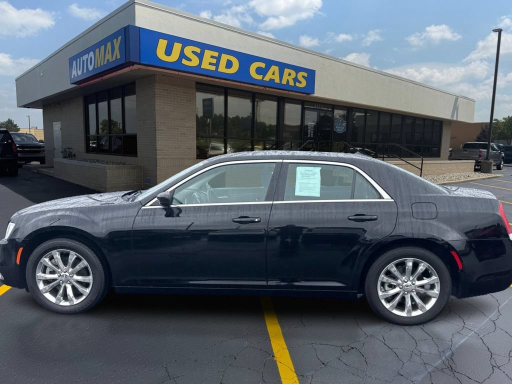 Used 2022 Chrysler 300 Touring AWD/4WD image 8