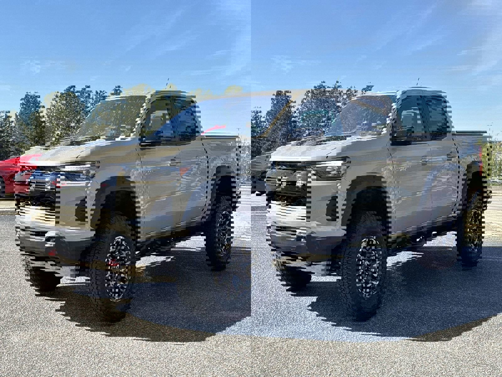 Used 2023 Chevrolet Colorado ZR2 w/ ZR2 Convenience Package III image 5