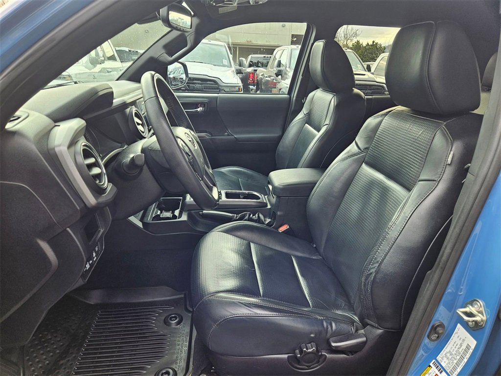 Used 2019 Toyota Tacoma TRD Off-Road image 12