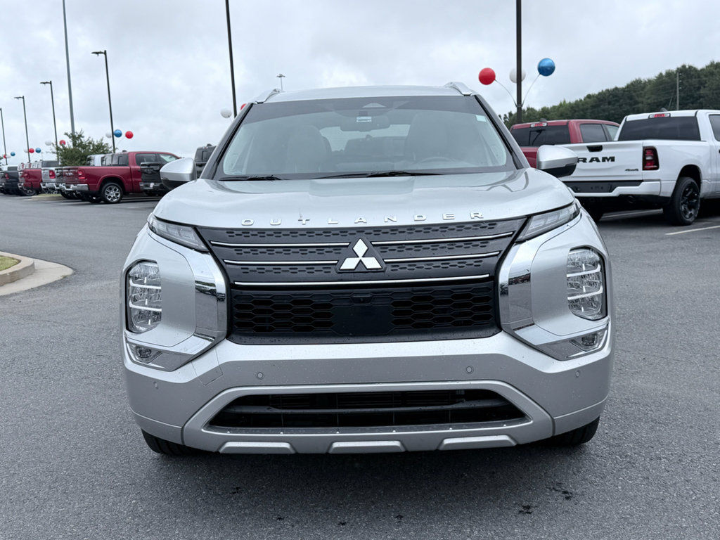 Used 2024 Mitsubishi Outlander SEL FWD image 2