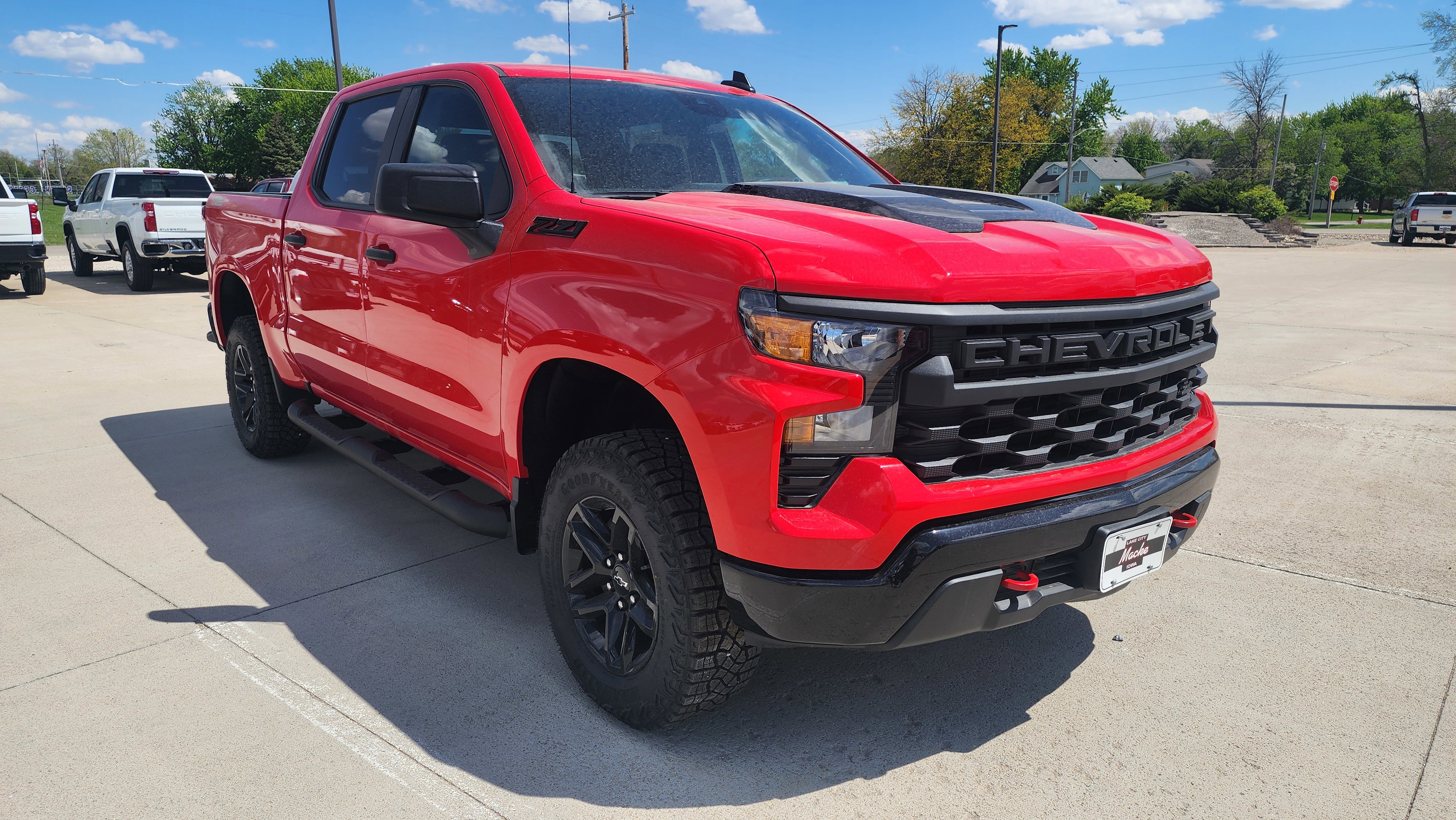 New 2026 Chevrolet Silverado 1500 Custom Trail Boss w/ LPO, Dark Essentials Package AWD/4WD image 3
