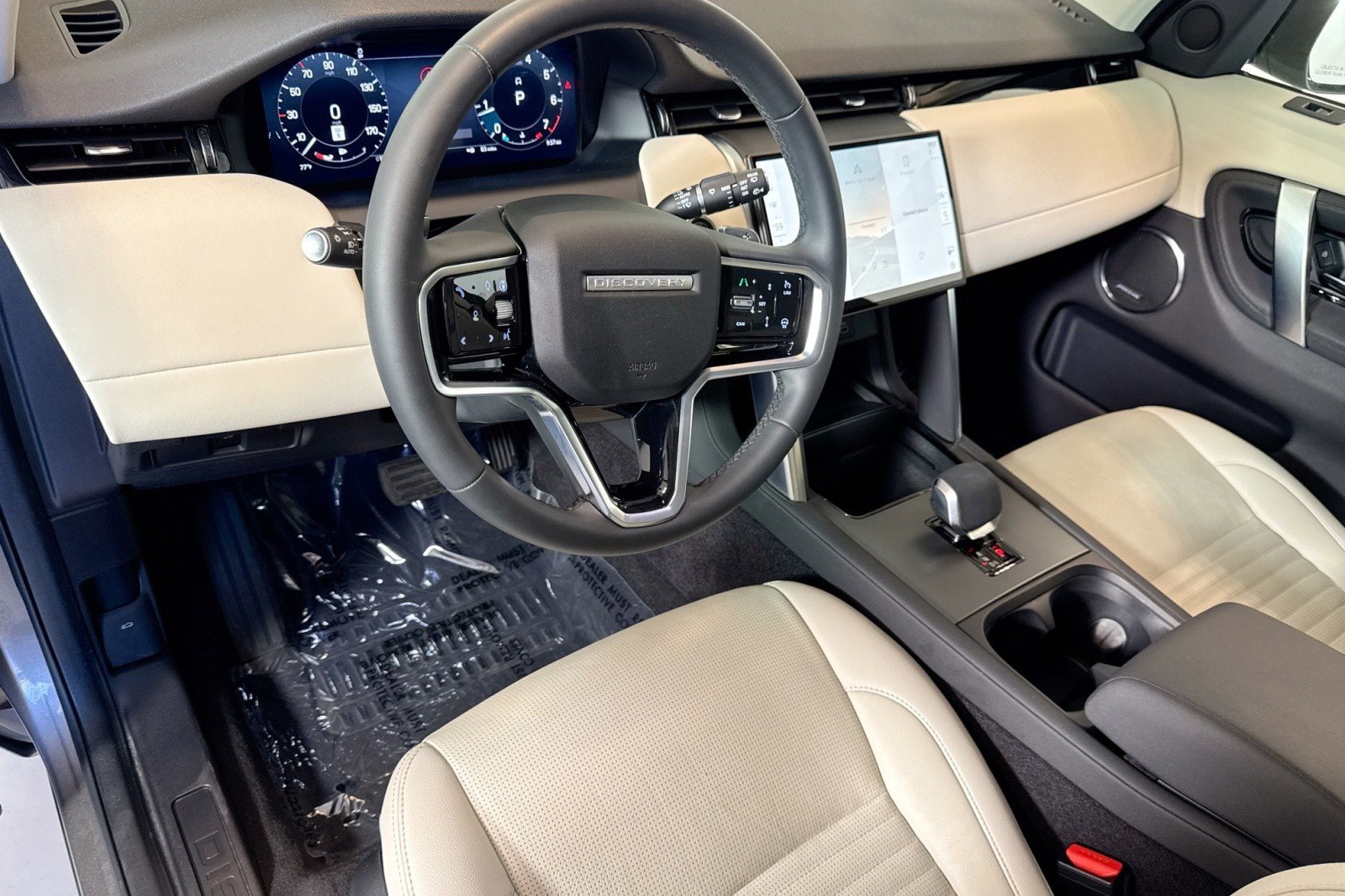 Used 2024 Land Rover Discovery Sport S image 9