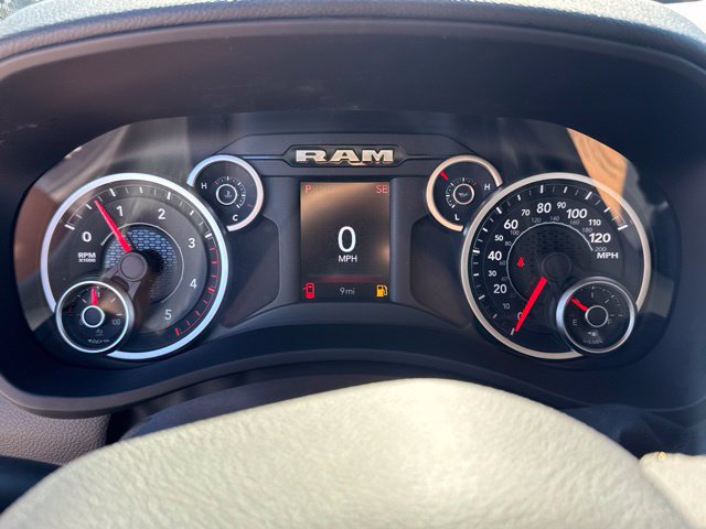 New 2027 RAM 3500 Big Horn AWD/4WD image 16