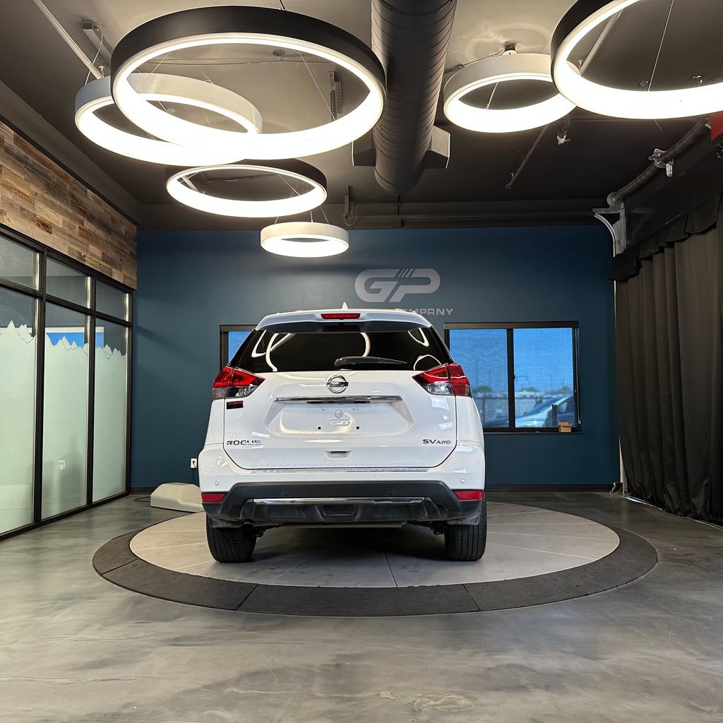 Used 2019 Nissan Rogue SV w/ Premium Package AWD/4WD image 4