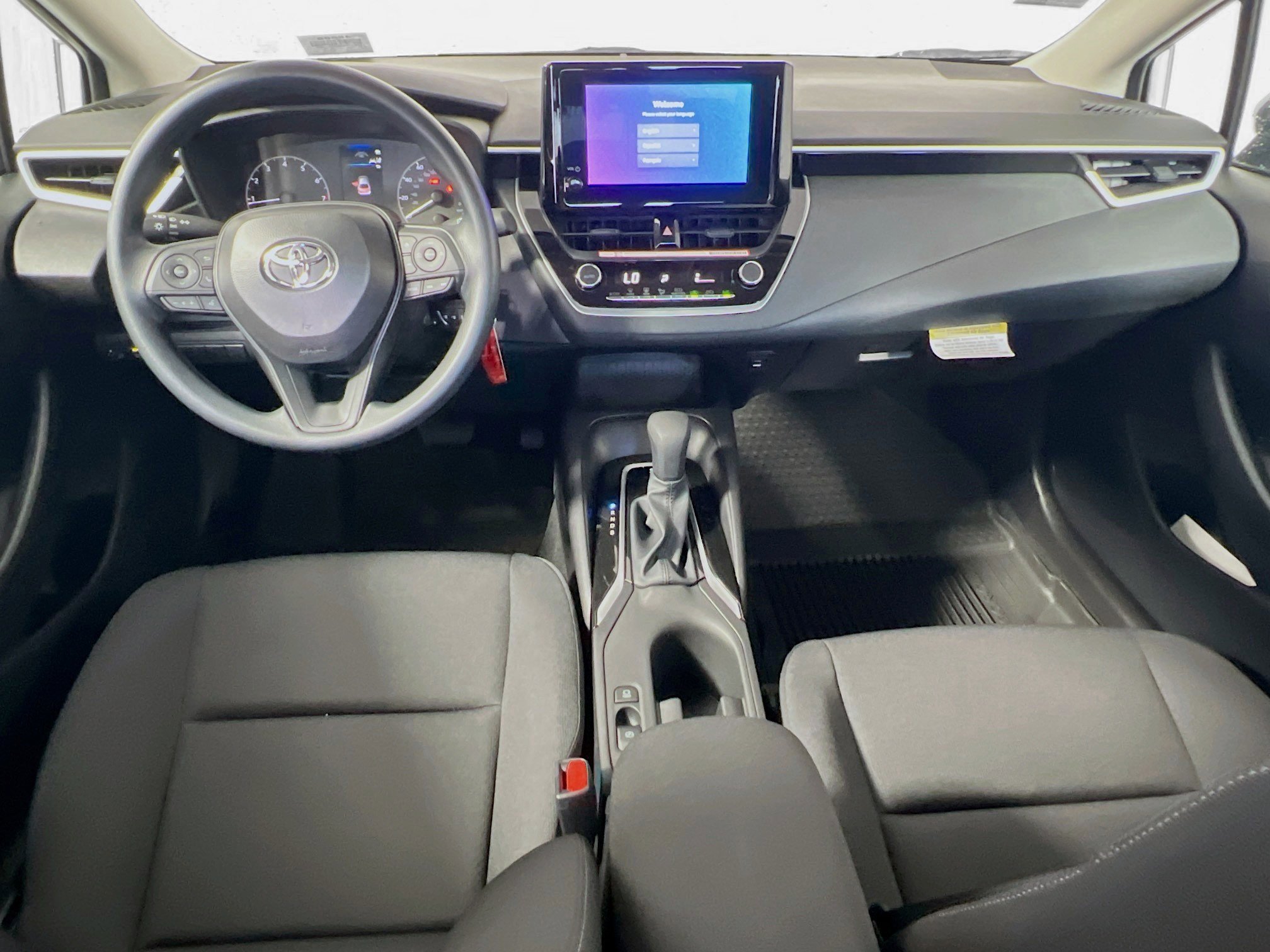 Used 2025 Toyota Corolla LE image 29