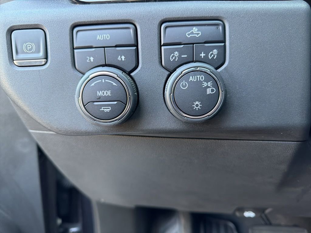 Used 2022 Chevrolet Silverado 1500 LT image 14