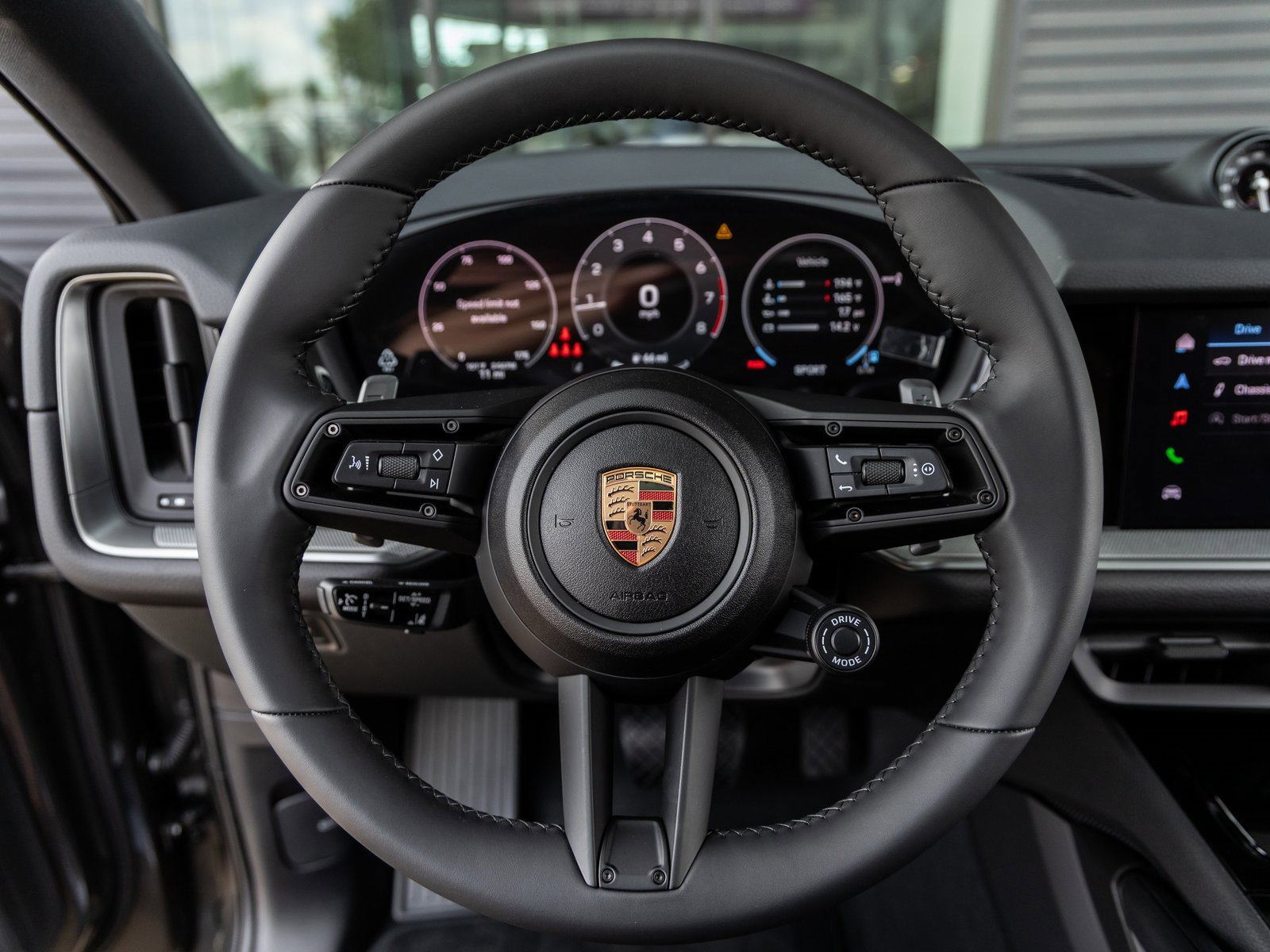 Certified 2025 Porsche Cayenne Coupe image 29