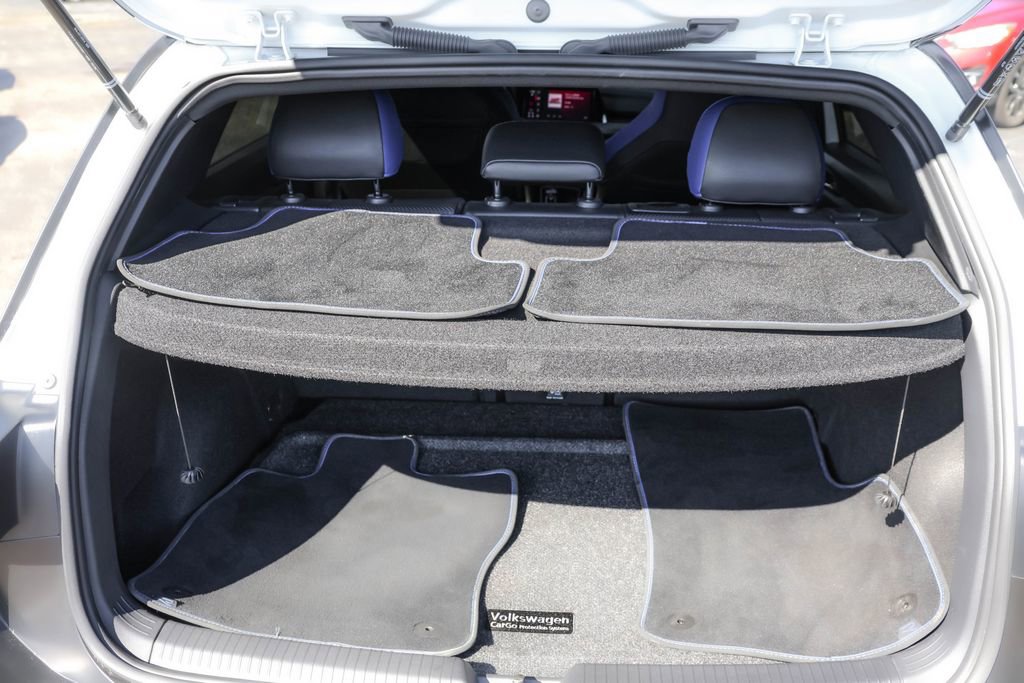 Certified 2024 Volkswagen Golf R image 25