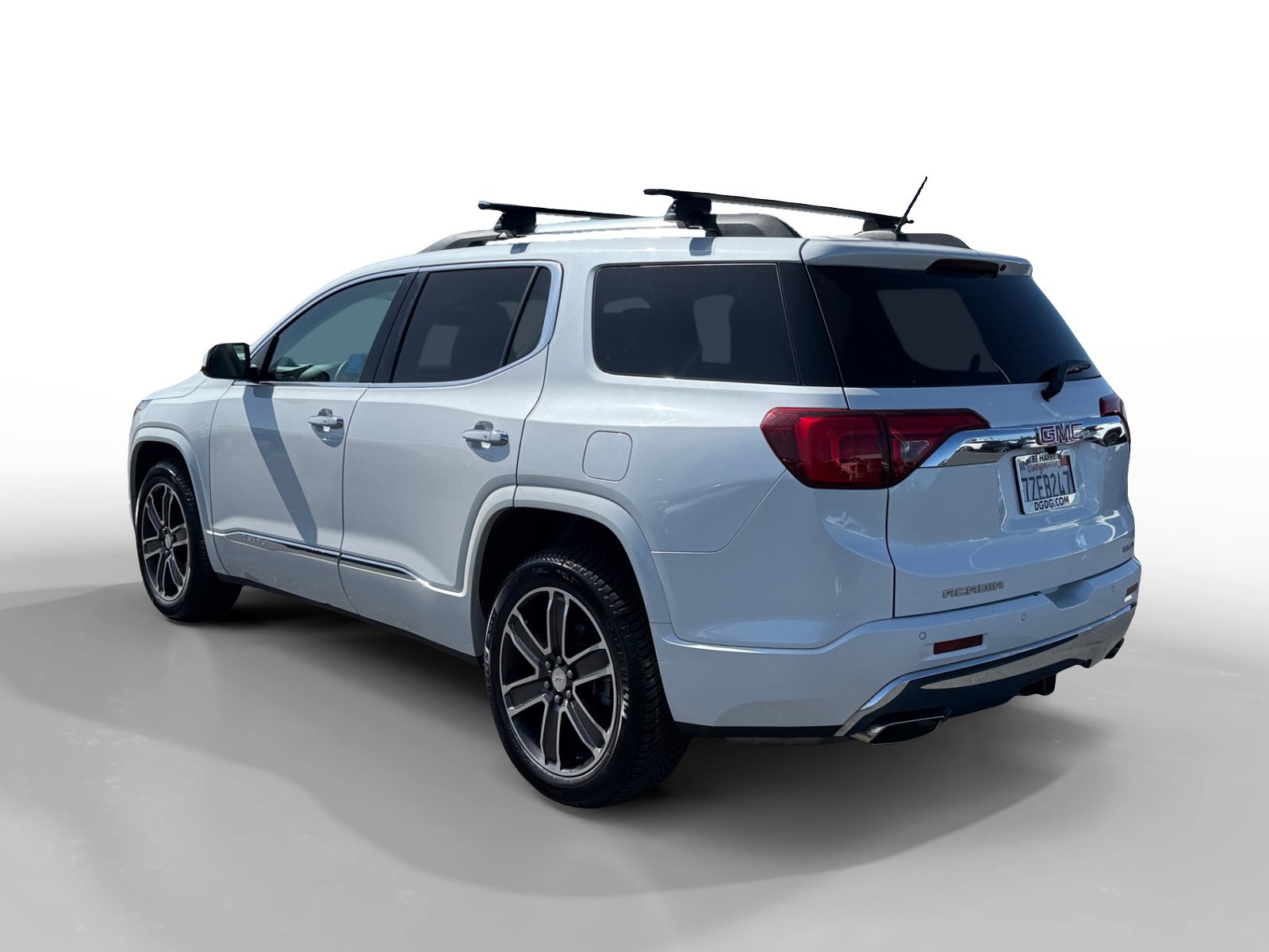 Used 2017 GMC Acadia Denali w/ Technology Package AWD/4WD image 3