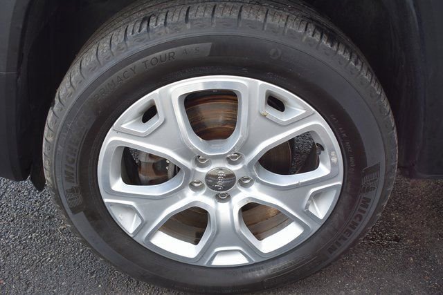 Used 2017 Jeep Renegade Limited image 46