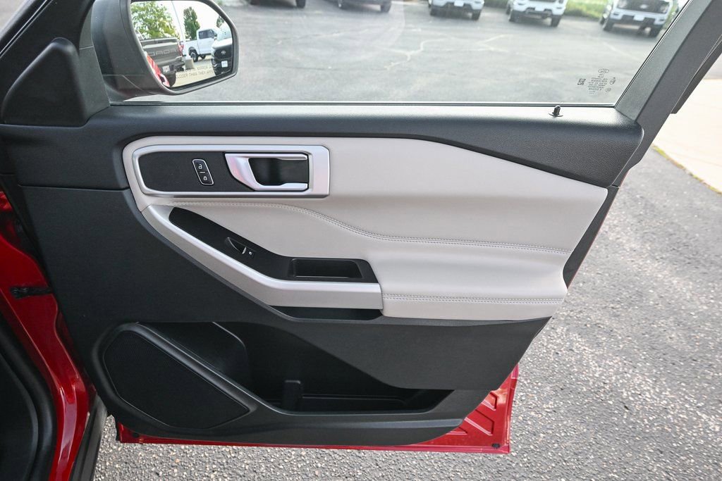 Certified 2023 Ford Explorer XLT w/ Equipment Group 202A image 27