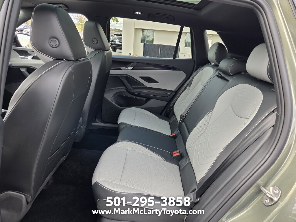 Used 2026 Volkswagen Tiguan SE R-Line FWD image 10