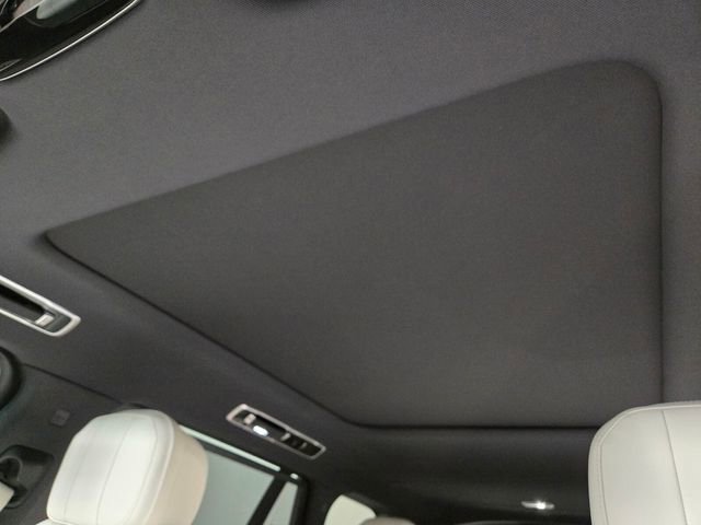 Used 2025 Land Rover Range Rover Long Wheelbase SE image 14