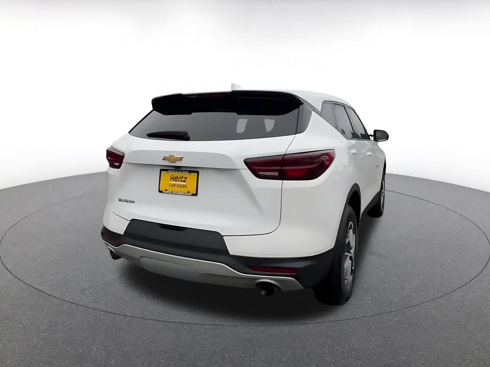 Used 2025 Chevrolet Blazer LT FWD image 13
