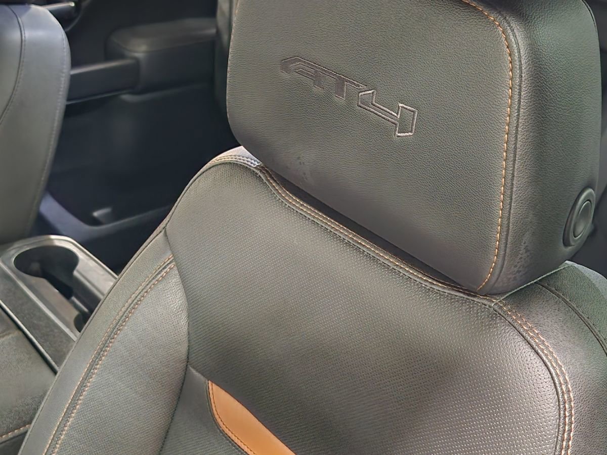 Used 2023 GMC Sierra 2500 AT4 w/ Gooseneck/5TH Wheel Package image 34