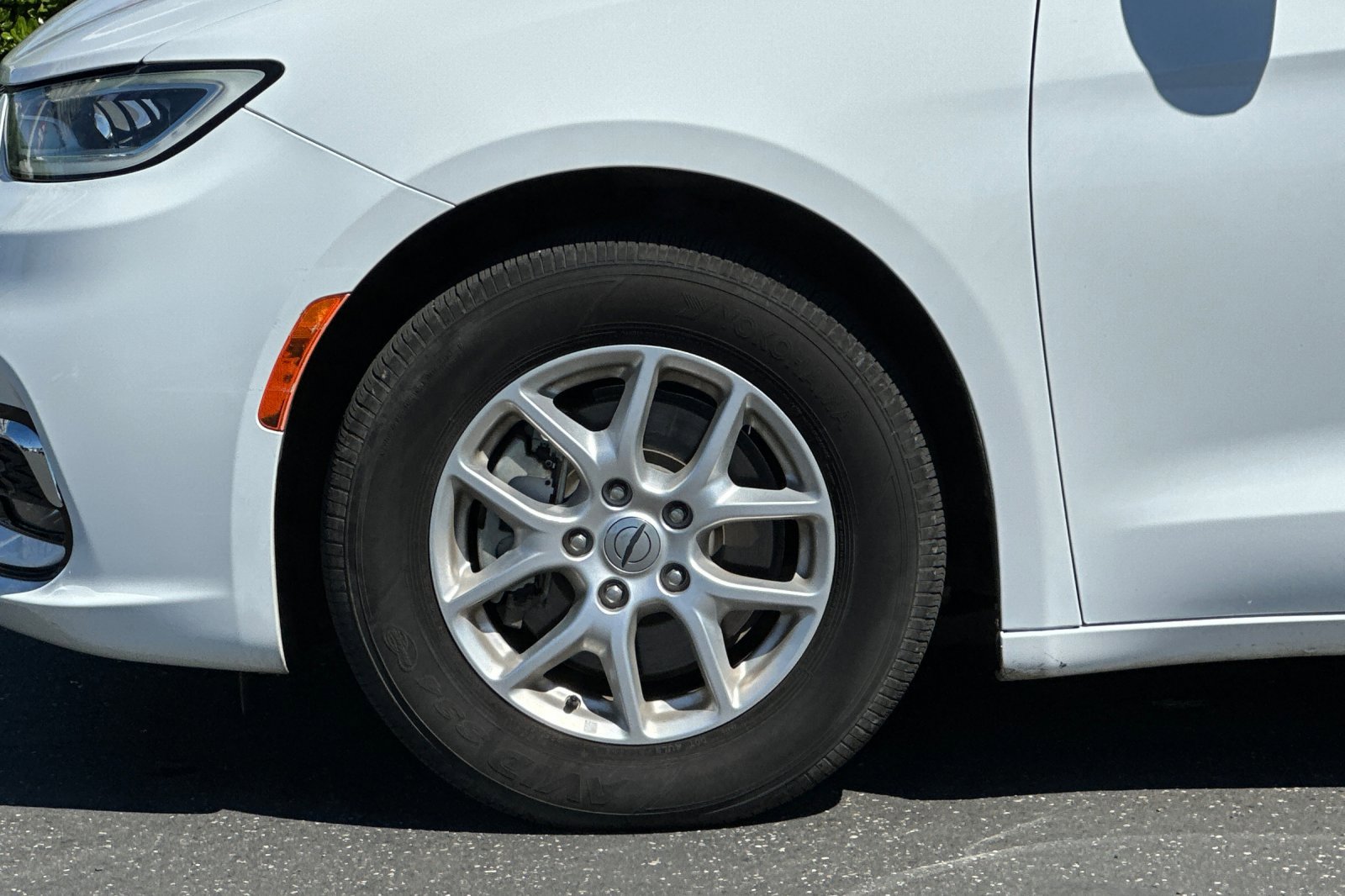 Used 2022 Chrysler Pacifica Touring-L image 26