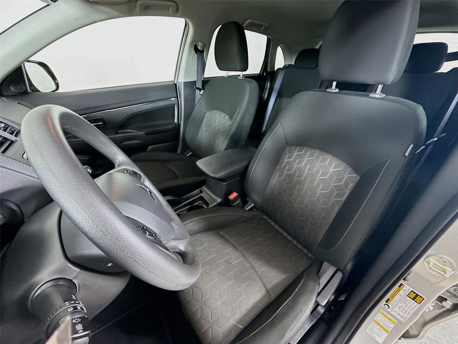 Used 2024 Mitsubishi Outlander Sport ES image 2