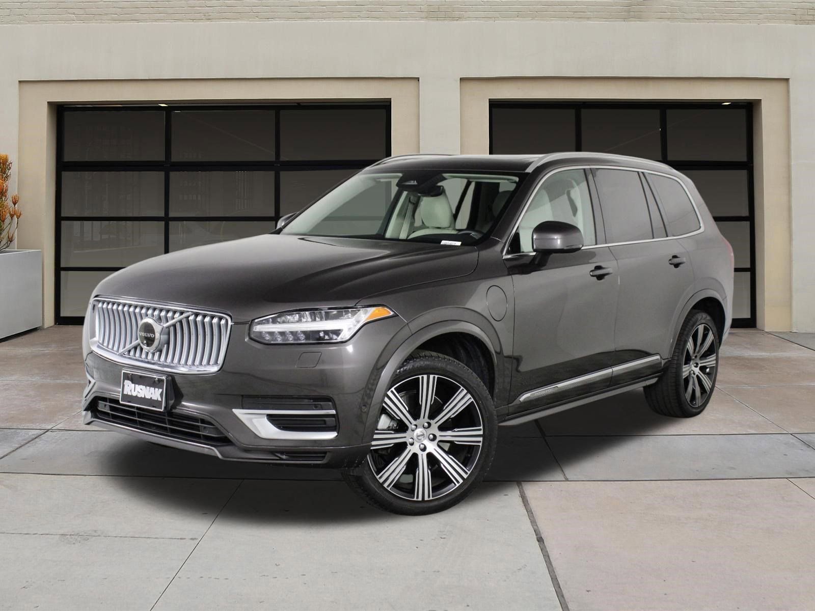 Certified 2024 Volvo XC90 T8 Plus w/ Protection Package Premier image 3