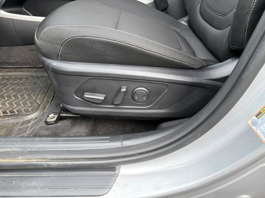 Certified 2023 Hyundai Tucson SEL w/ Cargo Package AWD/4WD image 17