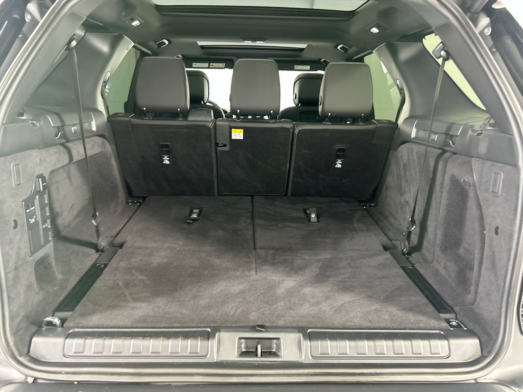 Certified 2025 Land Rover Discovery S AWD/4WD image 27