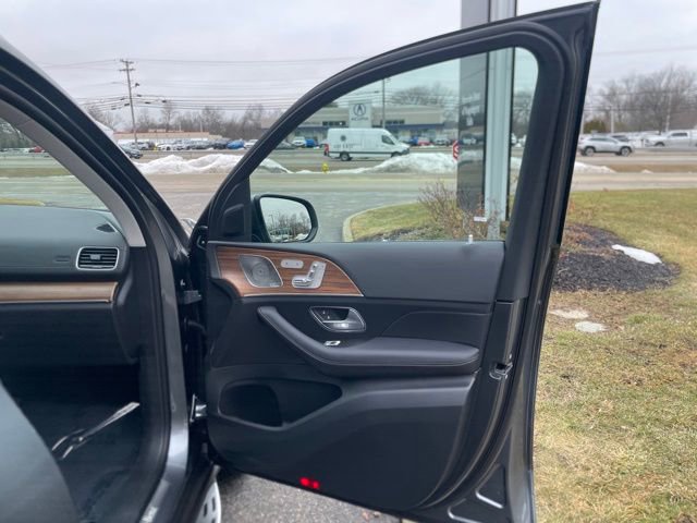 Used 2026 Mercedes-Benz GLS 450 4MATIC image 35