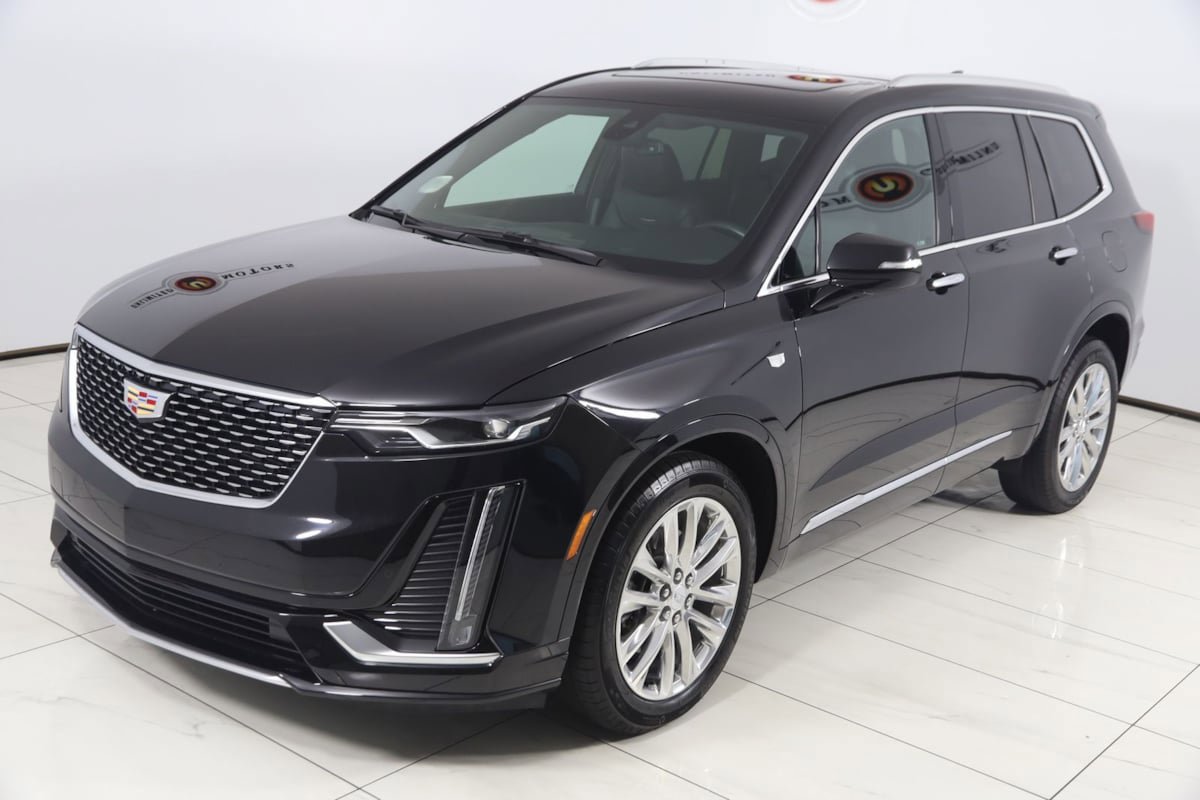 Used 2024 Cadillac XT6 Premium Luxury w/ LPO, Floor Liner Package AWD/4WD image 24