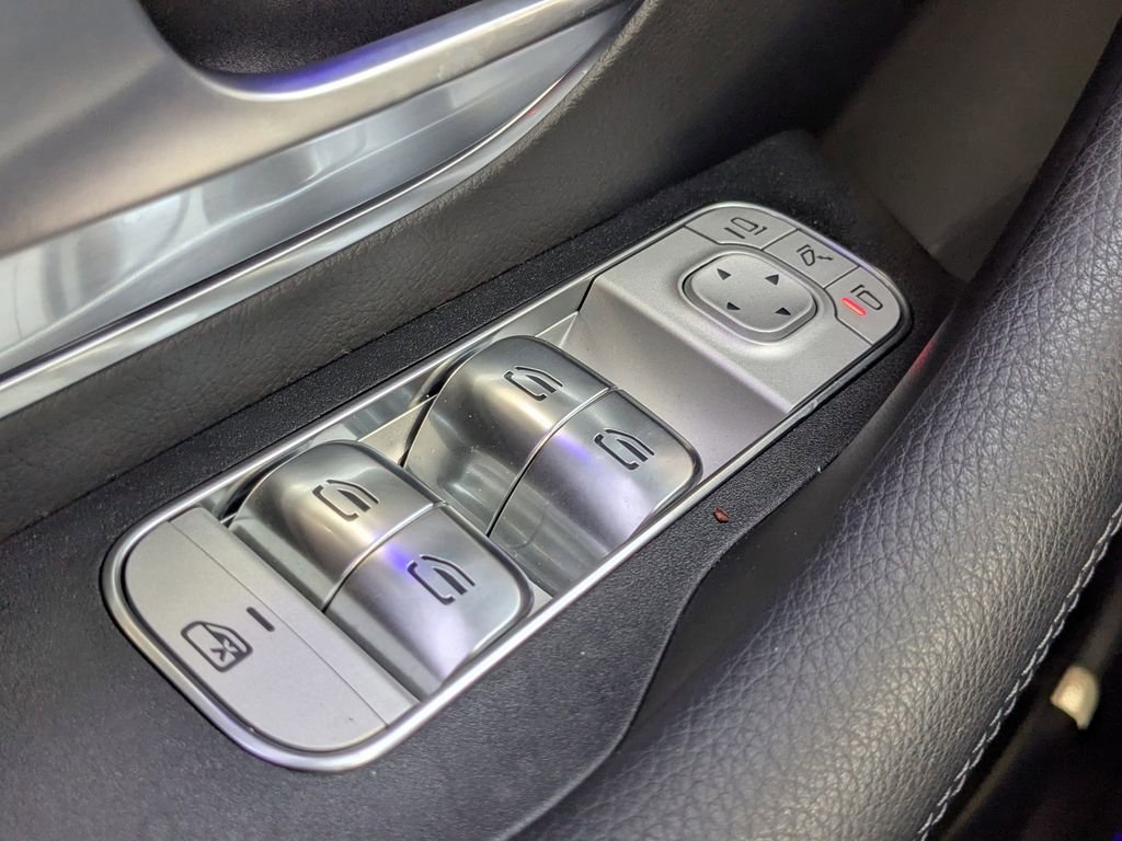 Used 2025 Mercedes-Benz GLE 450e 4MATIC image 12