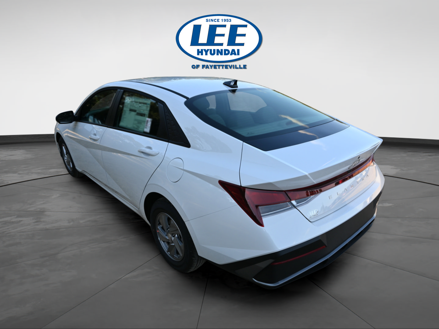 Certified 2025 Hyundai Elantra SE FWD image 5