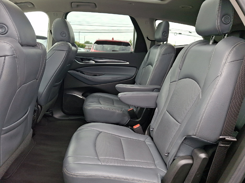 Certified 2018 Buick Enclave Essence w/ Trailering Package FWD image 11