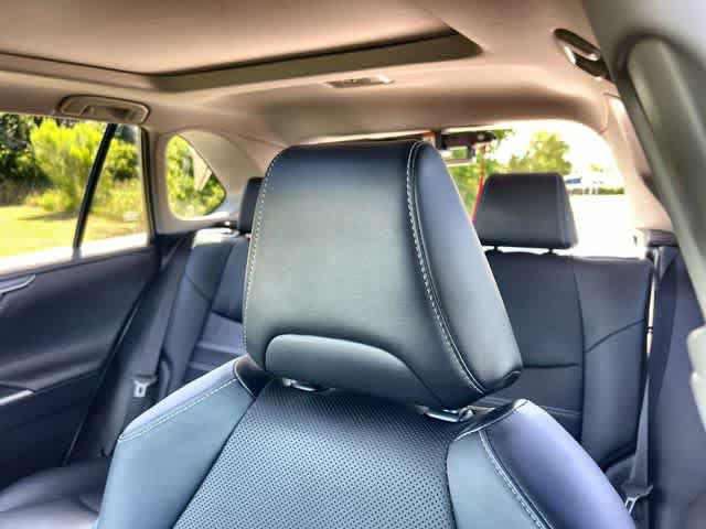 Used 2020 Toyota RAV4 Limited AWD/4WD image 25