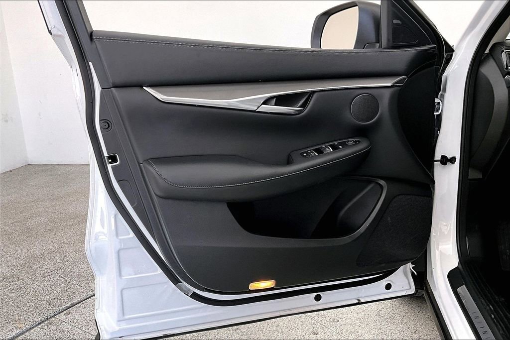 Certified 2025 INFINITI QX50 Pure image 22